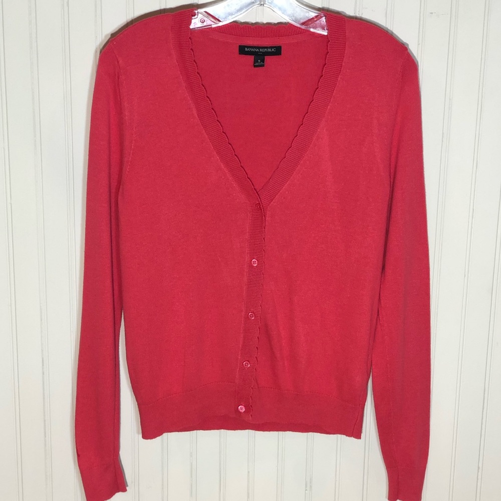 Coral Pink cardigan, Scalloped V Neck, Size Small